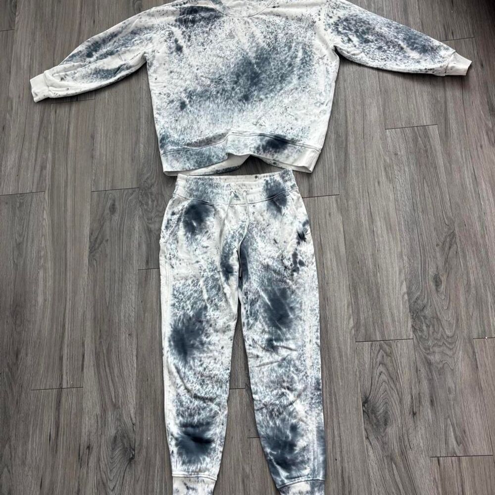 Lululemon Women's Blue and Grey Joggers-tracksuits